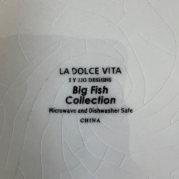 Tropical Plate La Dolce Vita Big Fish Collection Blue and Yellow Tea Lunch 8" - Picture 5 of 5